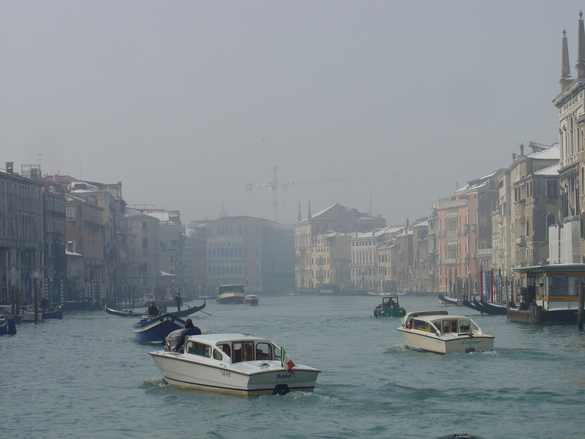 Picture Italy Venice 2005-03 33 - To see Venice