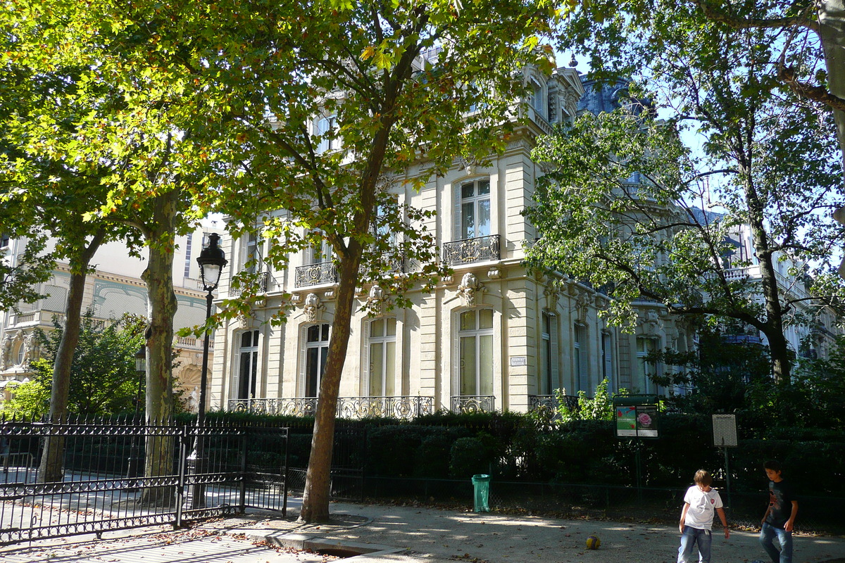 Picture France Paris Monceau Garden 2007-09 15 - Summer Monceau Garden