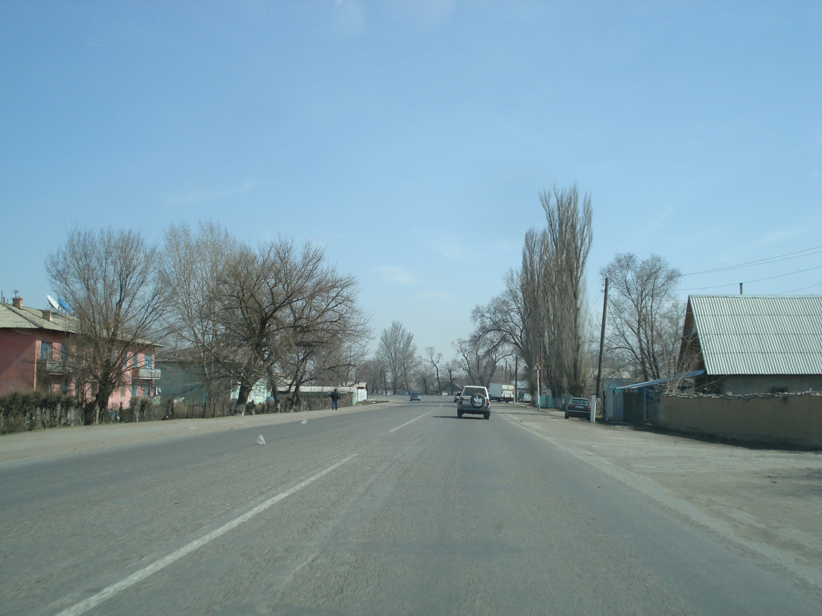 Picture Kazakhstan Almaty to Charyn Canyon road 2007-03 26 - Savings Almaty to Charyn Canyon road