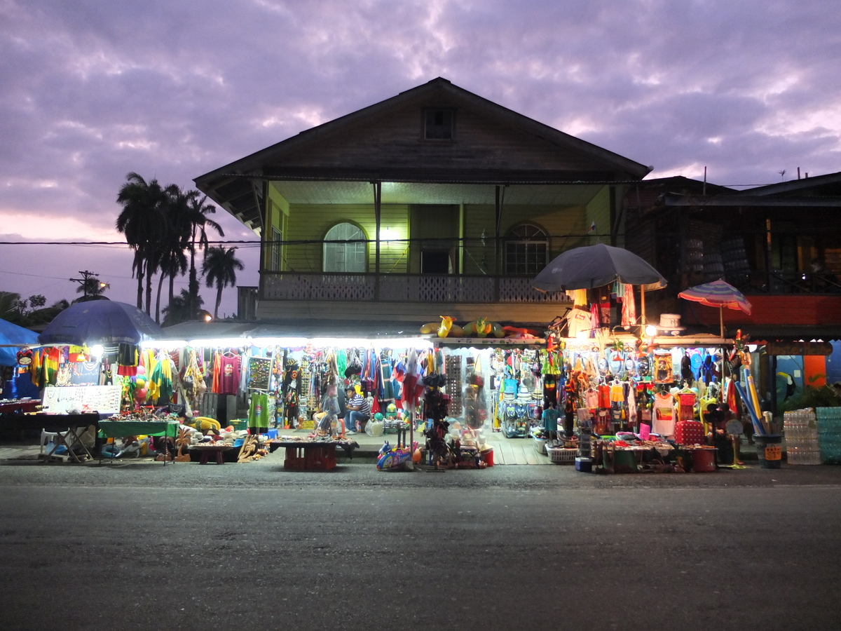 Picture Panama Bocas del toro 2015-03 50 - Monument Bocas del toro