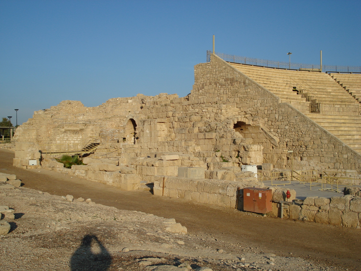 Picture Israel Caesarea 2006-12 166 - Streets Caesarea