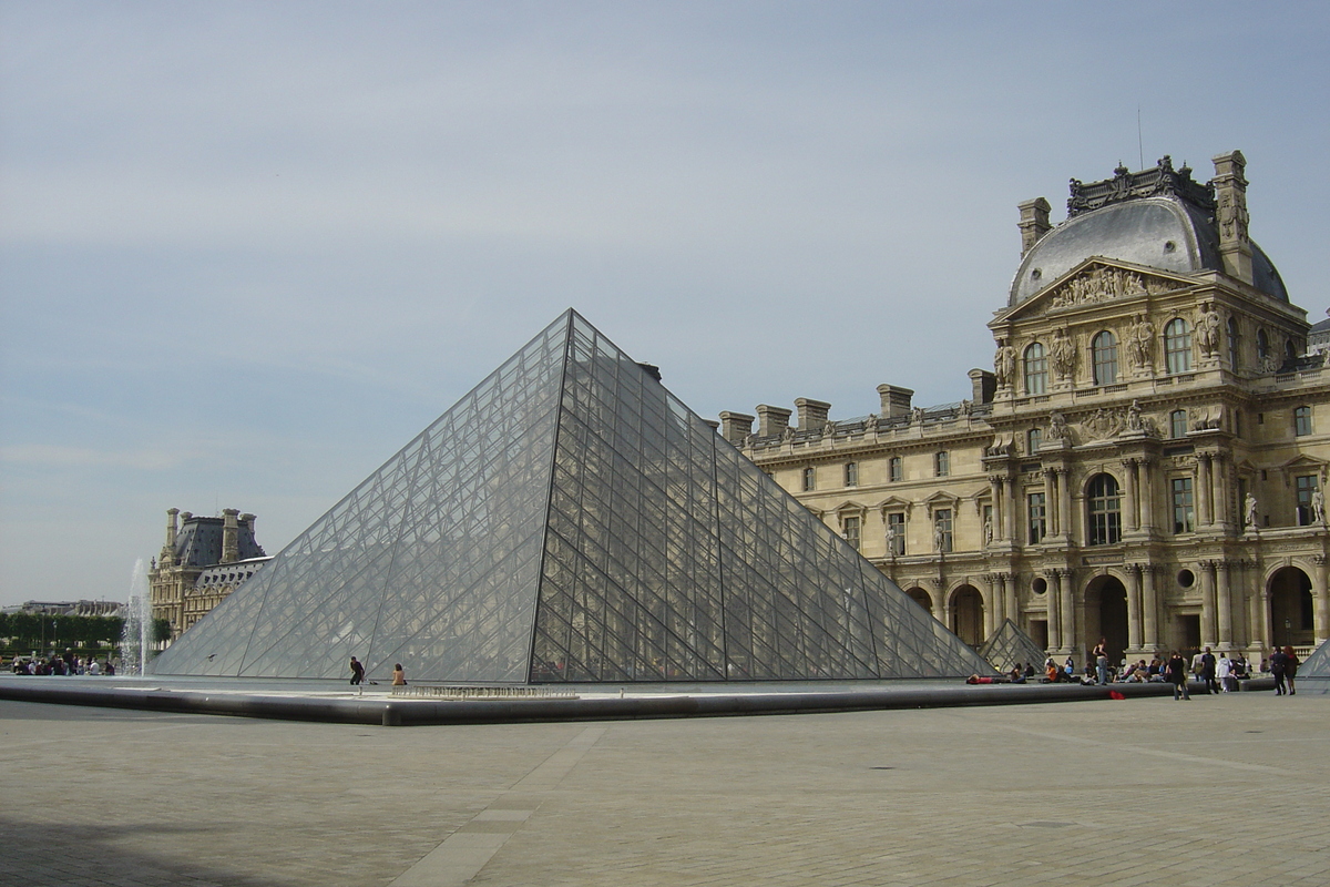 Picture France Paris Louvre 2007-05 107 - Lake Louvre