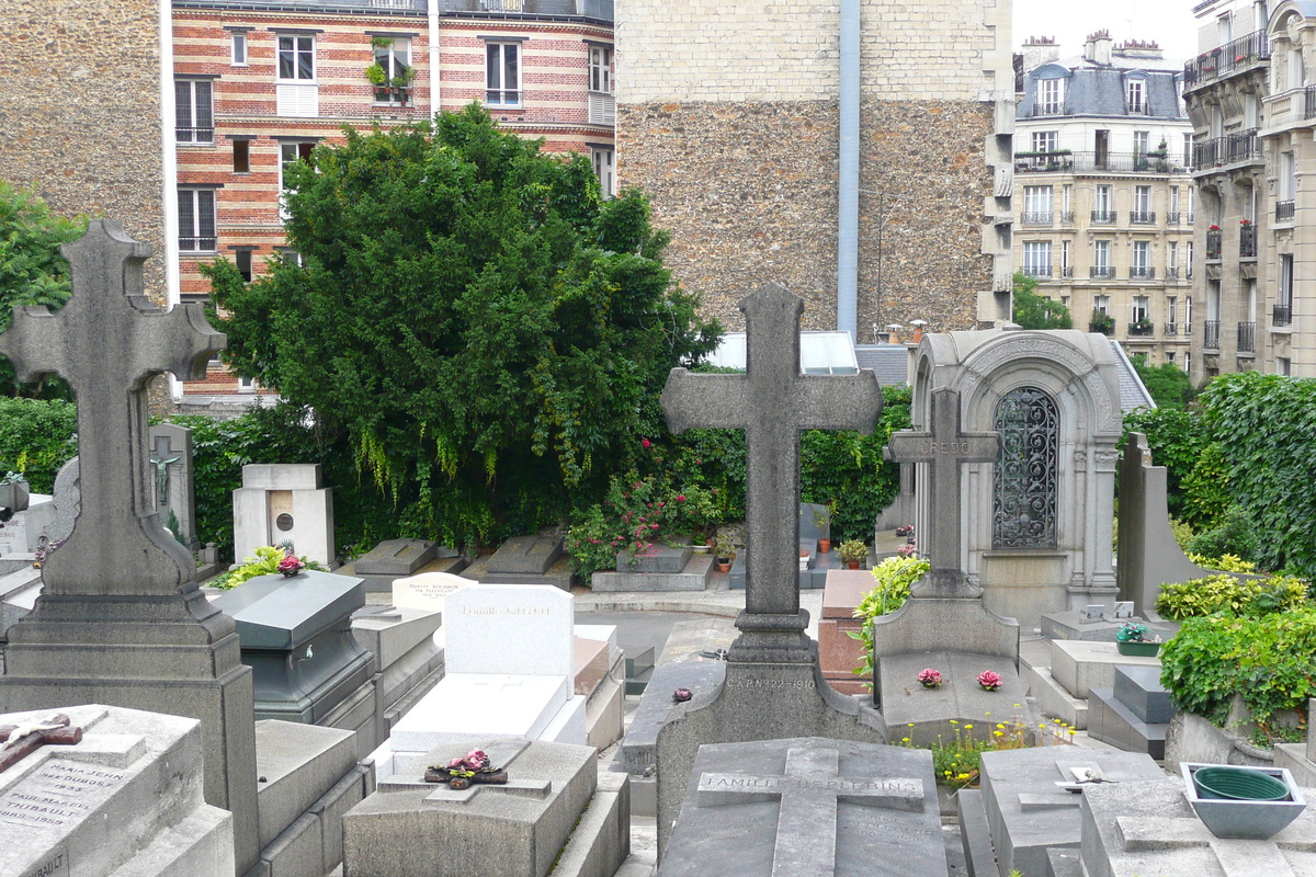 Picture France Paris St. Vincent Cemetery 2007-06 21 - Waterfalls St. Vincent Cemetery