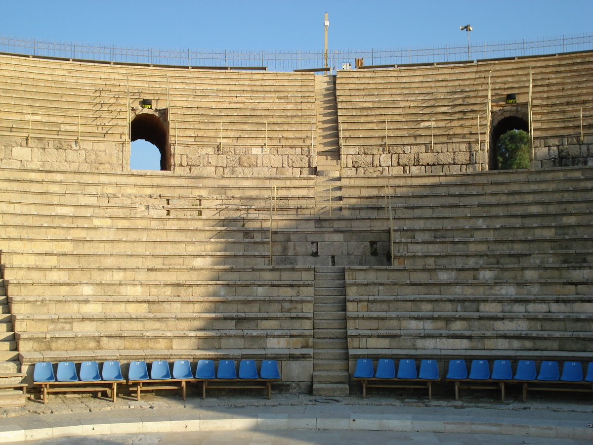 Picture Israel Caesarea 2006-12 67 - Room Caesarea