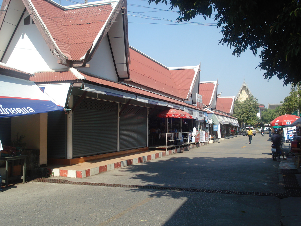 Picture Thailand Phitsanulok Wat Pra Sri Rattana Mahathat Vora Maha Vihar 2008-01 12 - Restaurant Wat Pra Sri Rattana Mahathat Vora Maha Vihar