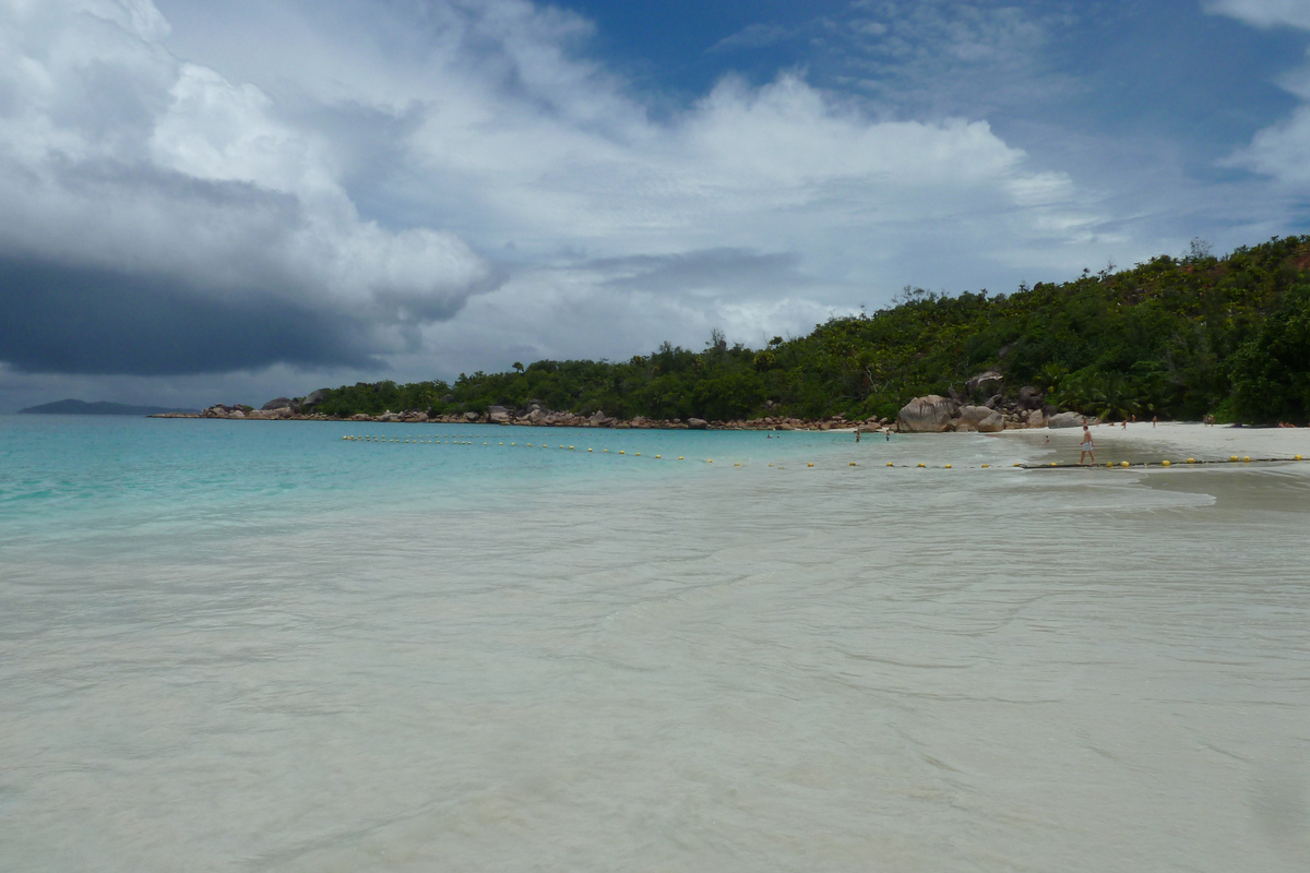 Picture Seychelles Anse Lazio 2011-10 18 - Waterfalls Anse Lazio