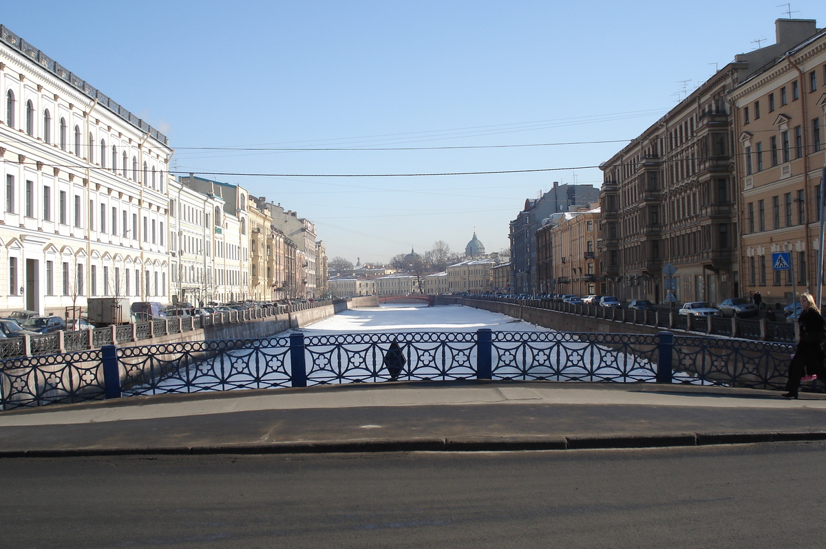 Picture Russia St Petersburg Isaackievskaya place 2006-03 8 - Waterfall Isaackievskaya place