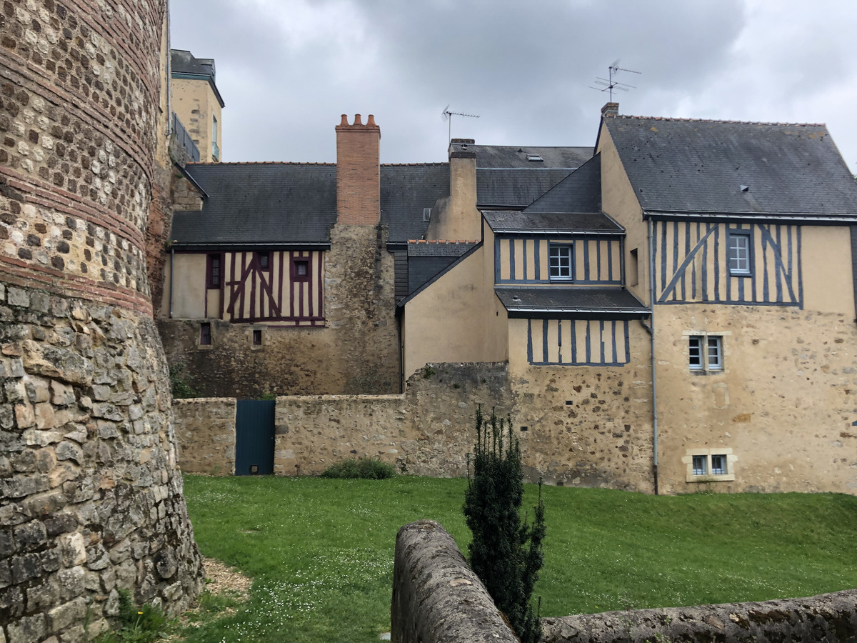 Picture France Le Mans 2019-05 4 - Hotel Pools Le Mans