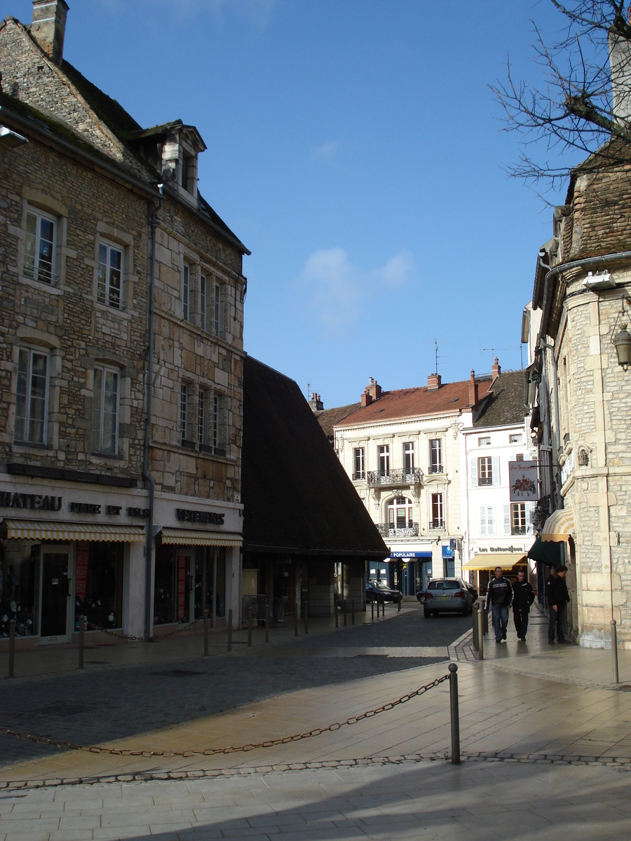 Picture France Beaune 2007-01 150 - Monument Beaune