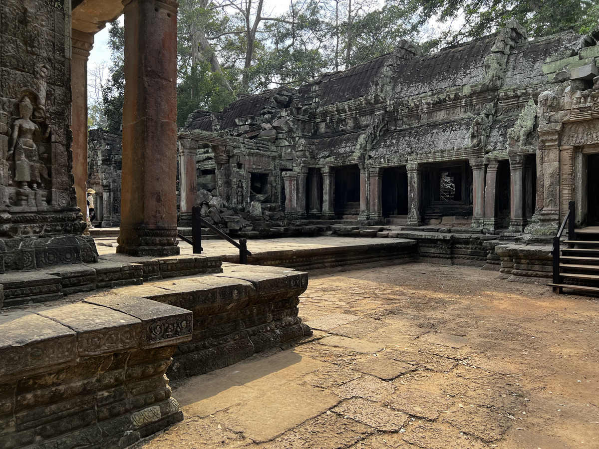 Picture Cambodia Siem Reap Ta Prohm 2023-01 154 - Street Ta Prohm