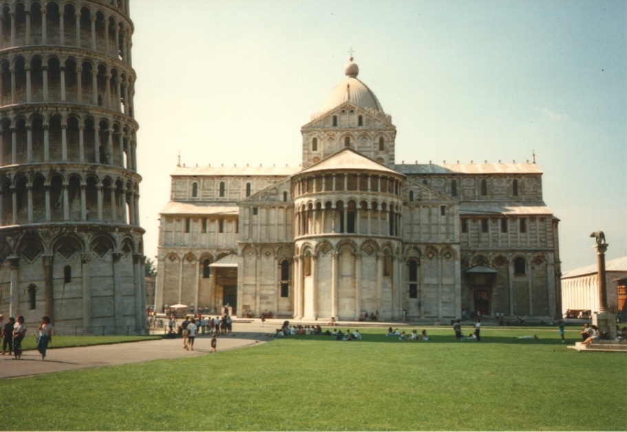 Picture Italy Pisa 1989-09 0 - Walking Street Pisa