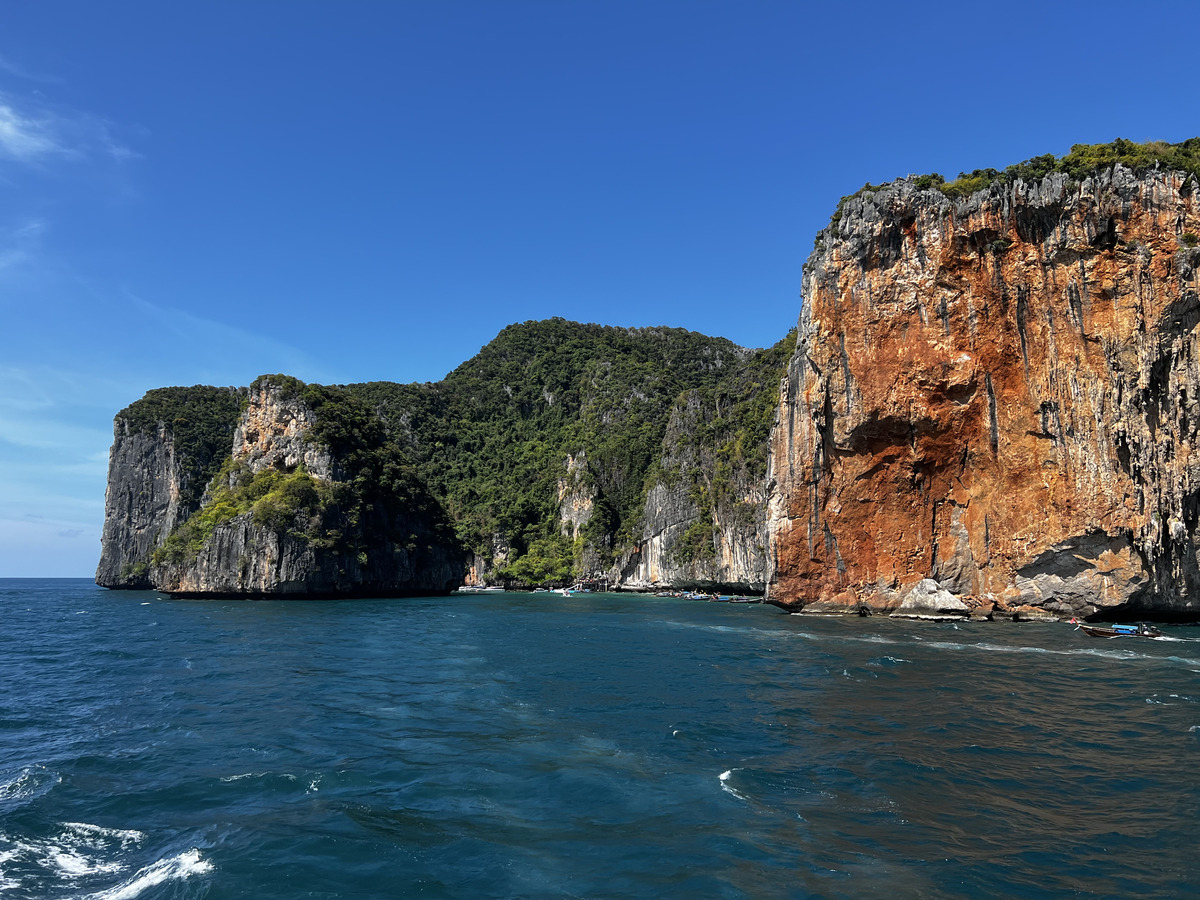 Picture Thailand Phuket to Ko Phi Phi Ferry 2021-12 99 - Monument Phuket to Ko Phi Phi Ferry