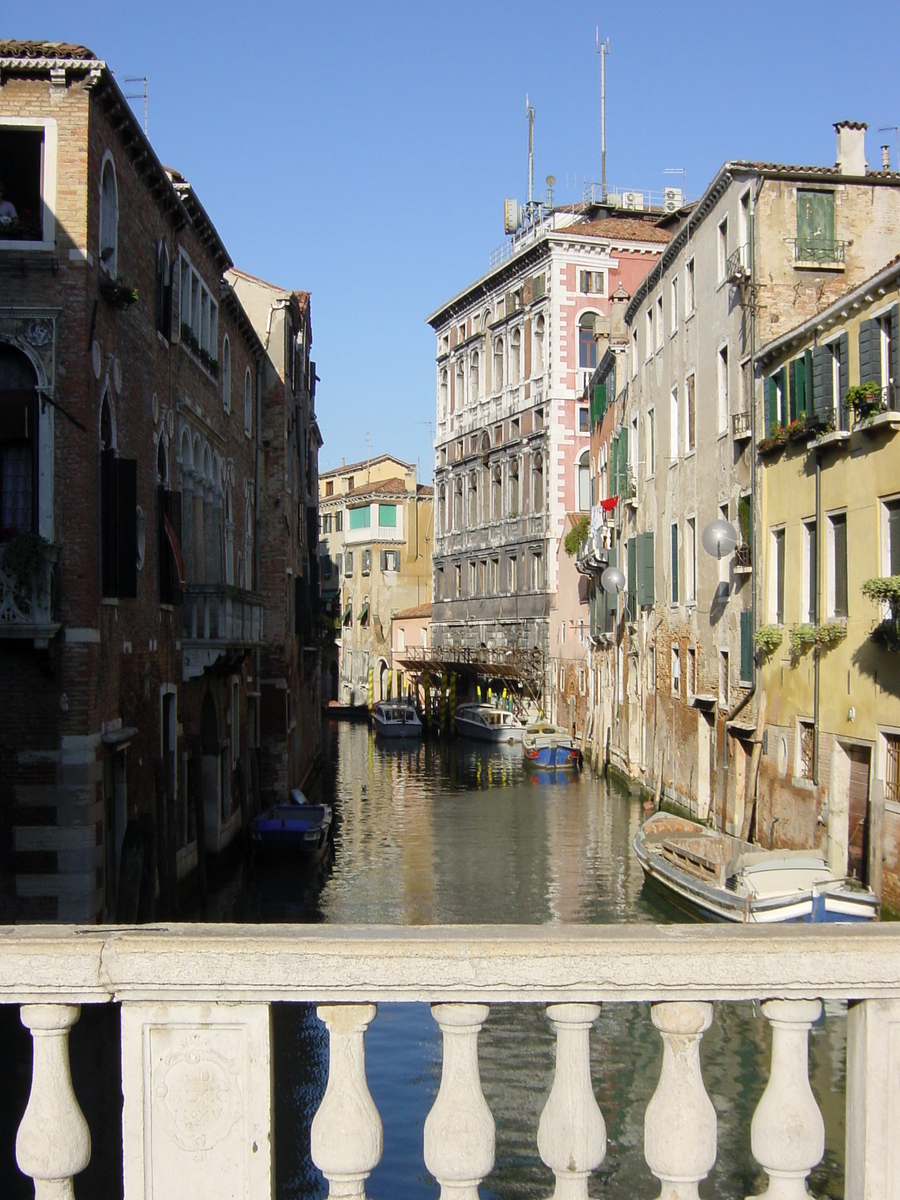 Picture Italy Venice 2000-12 18 - Streets Venice