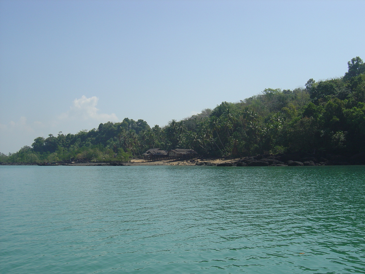 Picture Myanmar Myeik (Mergui) 2005-01 109 - Restaurant Myeik (Mergui)