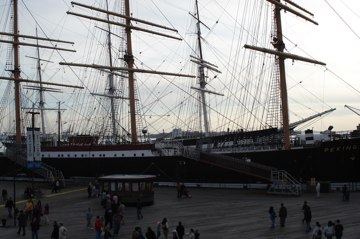 Picture United States New York South Street seaport 2006-03 25 - Waterfalls South Street seaport