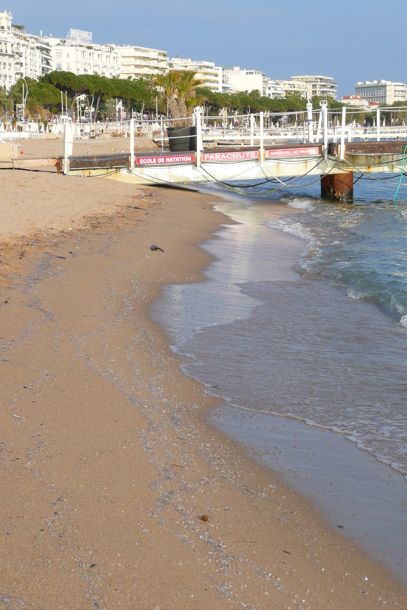 Picture France Cannes Beach 2008-04 41 - Winter Beach