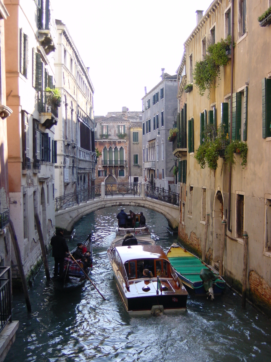 Picture Italy Venice 2000-12 207 - Walking Street Venice