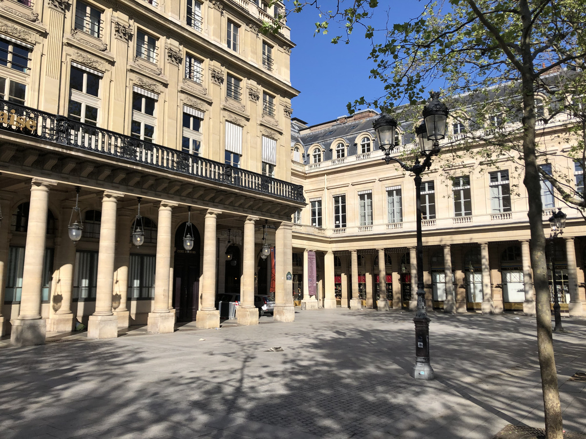 Picture France Paris lockdown 2020-04 315 - Waterfall Paris lockdown