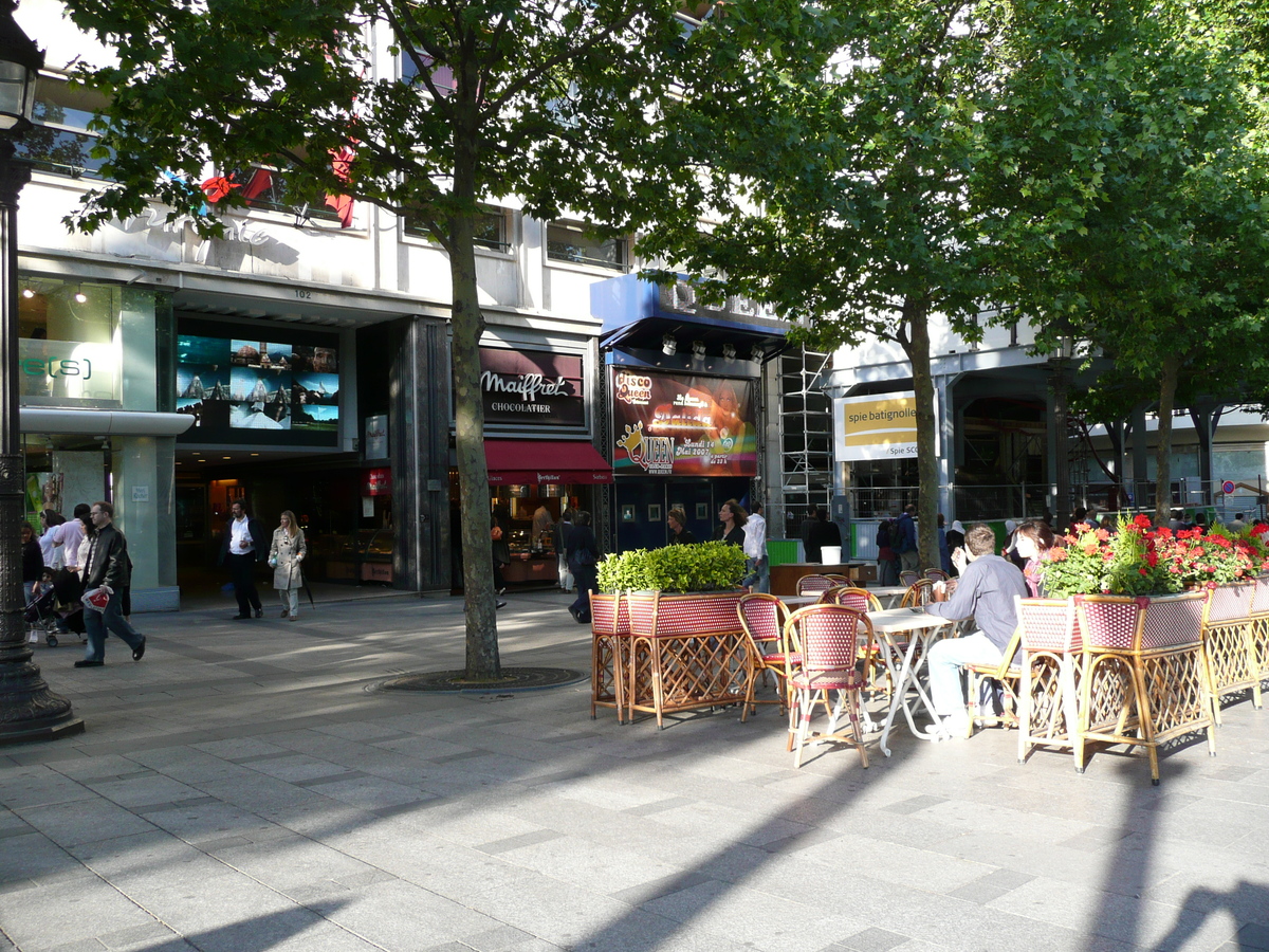 Picture France Paris Champs Elysees 2007-04 17 - Streets Champs Elysees