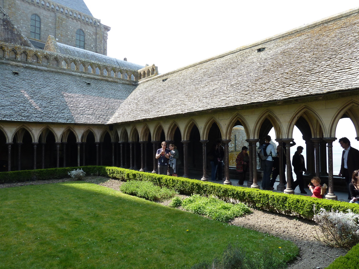 Picture France Mont St Michel Mont St Michel Abbey Cloister 2010-04 7 - Hotel Pool Mont St Michel Abbey Cloister