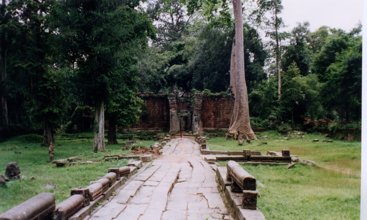 Picture Cambodia Angkor 1996-06 31 - SPA Angkor