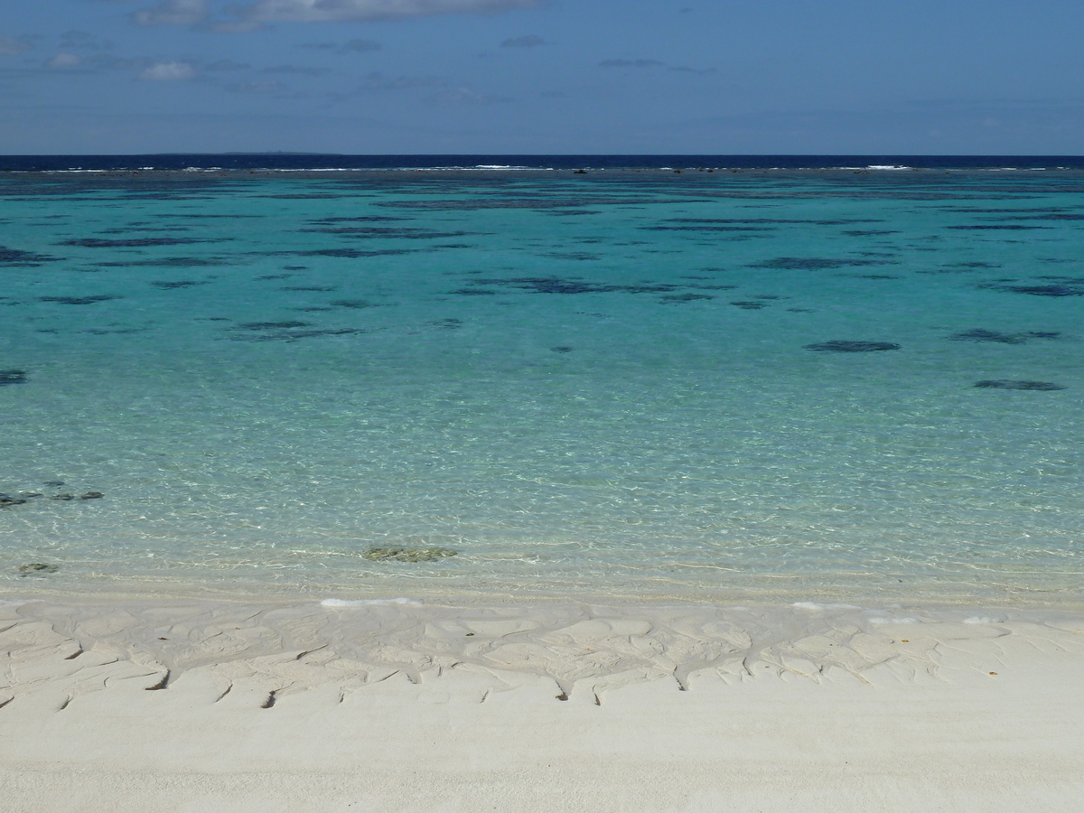 Picture New Caledonia Lifou Mu 2010-05 30 - Hotel Pool Mu