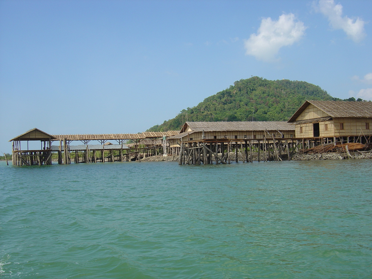 Picture Myanmar Myeik (Mergui) 2005-01 91 - Restaurants Myeik (Mergui)