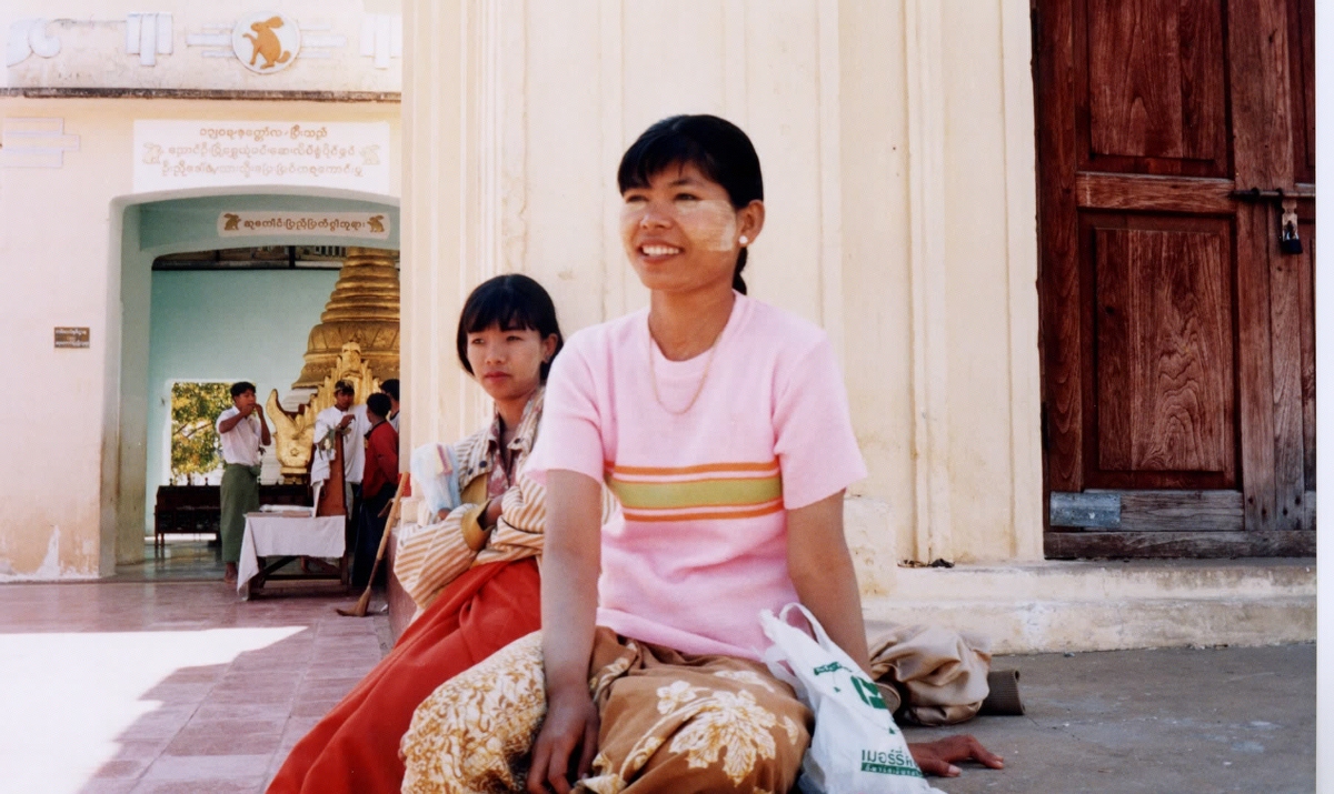 Picture Myanmar Pagan 1998-01 5 - Resort Pagan