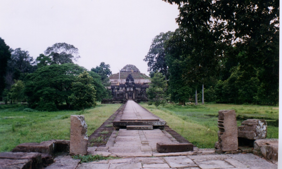 Picture Cambodia Angkor 1996-06 20 - Cost Angkor