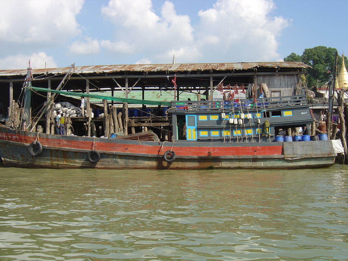 Picture Myanmar Myeik (Mergui) 2005-01 57 - Rain Season Myeik (Mergui)