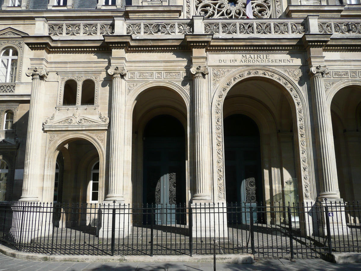 Picture France Paris Place du Louvre 2007-08 5 - Restaurants Place du Louvre