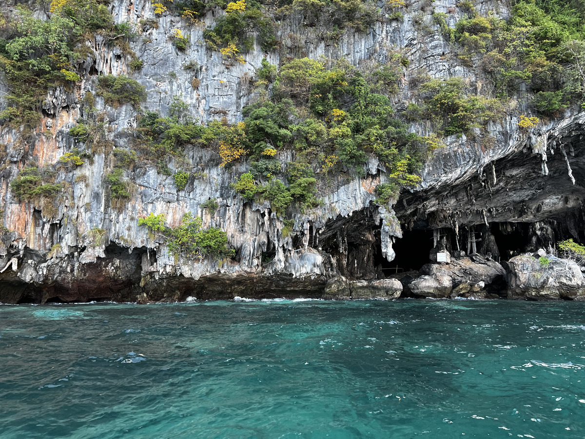 Picture Thailand Ko Phi Phi Ley 2021-12 13 - Rain Season Ko Phi Phi Ley