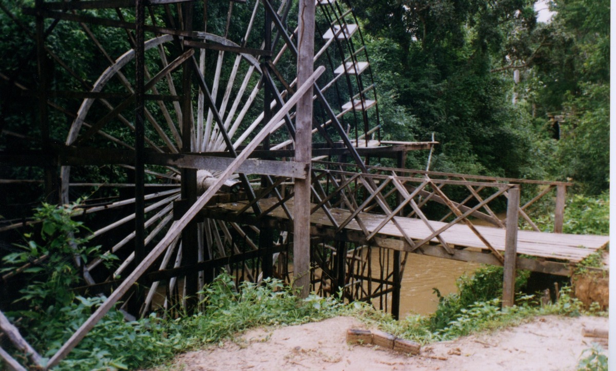 Picture Cambodia Angkor 1996-06 38 - Savings Angkor