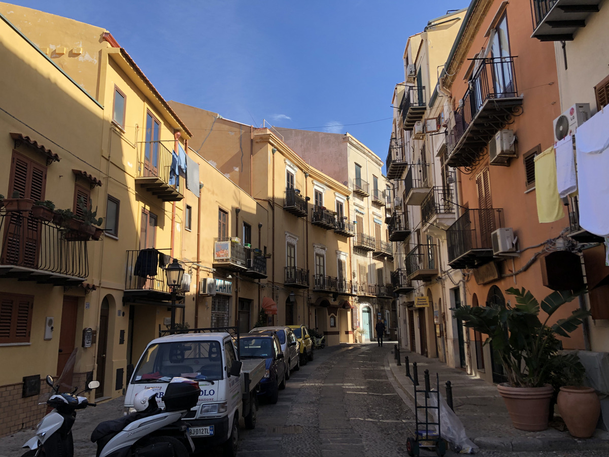 Picture Italy Sicily Cefalu 2020-02 17 - Street Cefalu