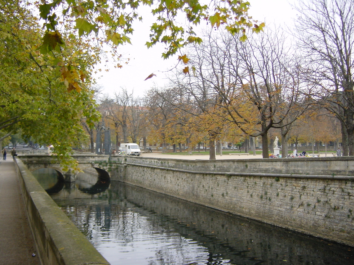 Picture France Nimes 2001-11 12 - Lands Nimes