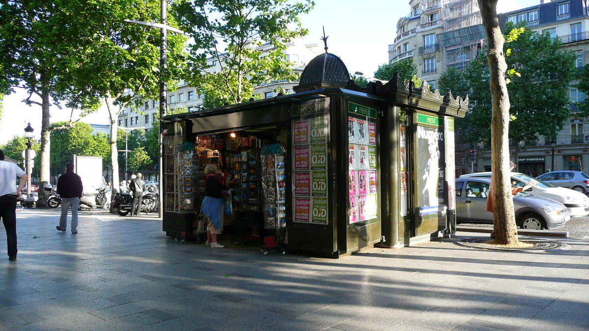 Picture France Paris Champs Elysees 2007-04 117 - Saving Champs Elysees