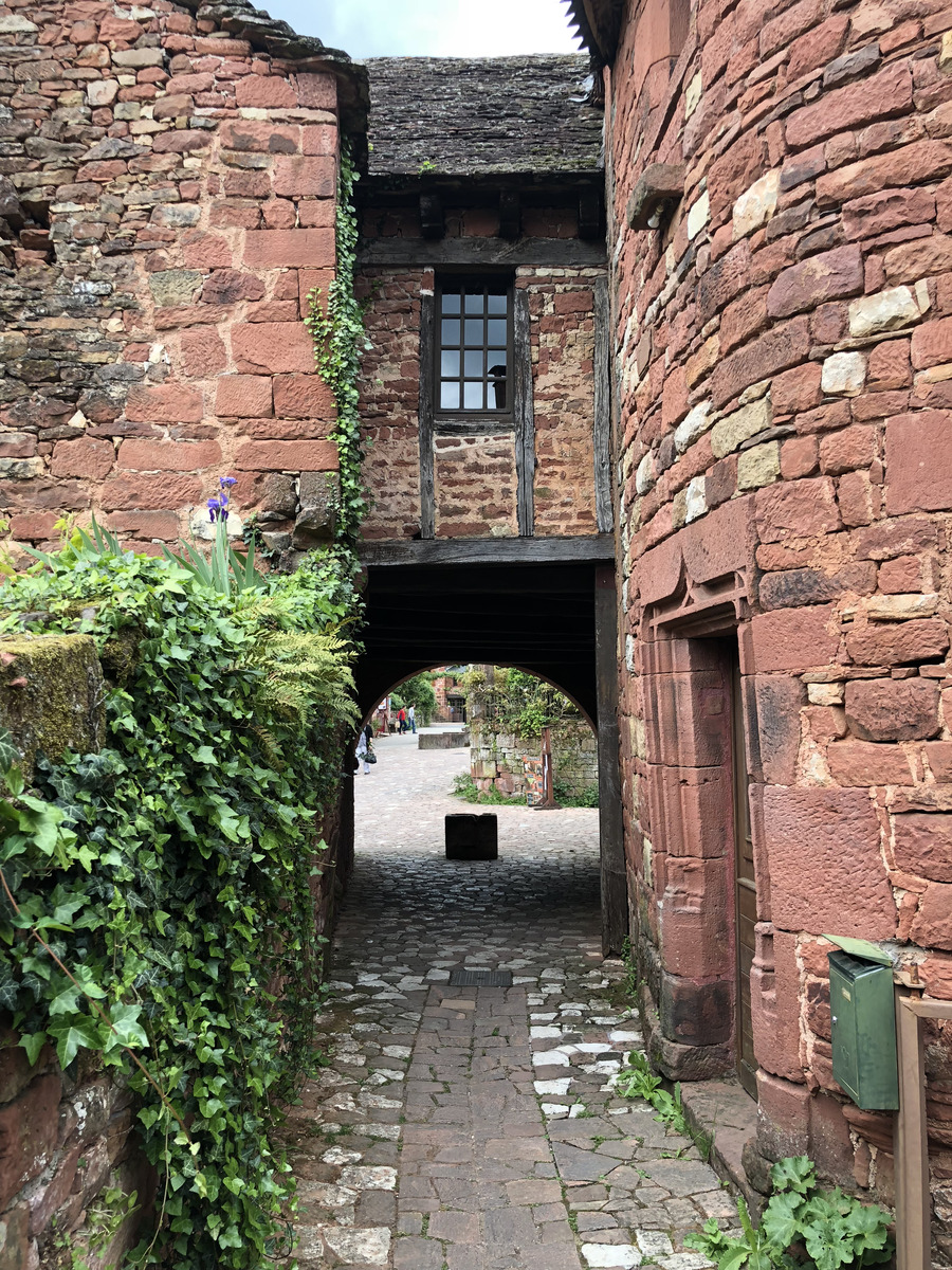 Picture France Collonges la Rouge 2018-04 12 - City Sights Collonges la Rouge