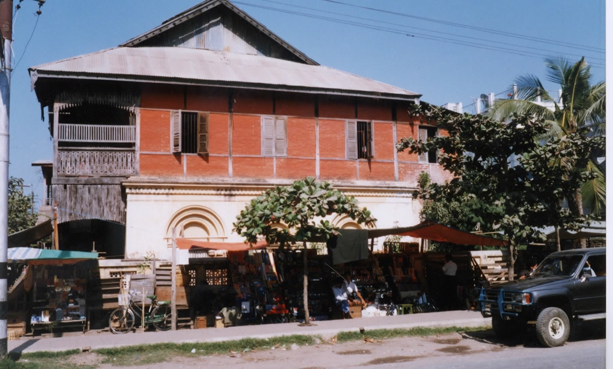 Picture Myanmar Mandalay 1998-01 8 - Sauna Mandalay