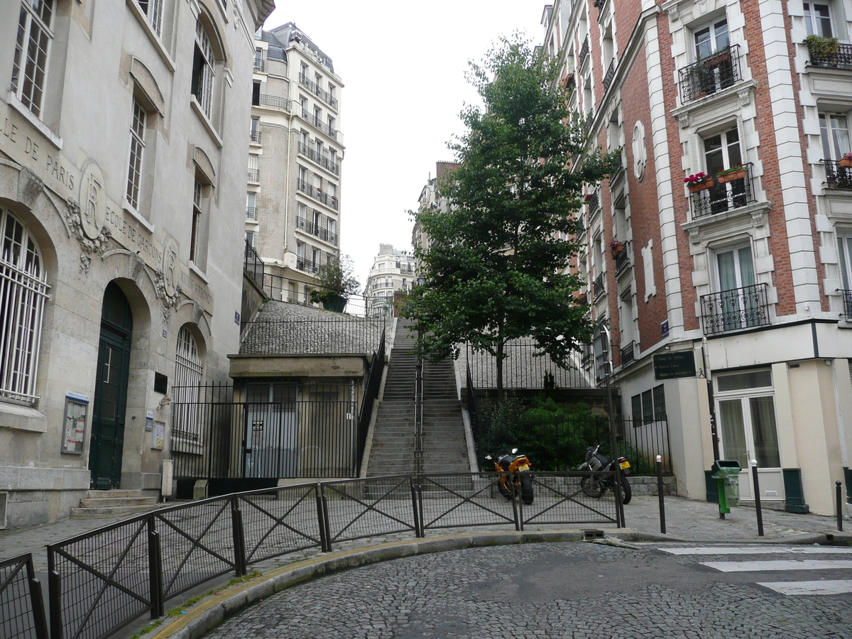 Picture France Paris Montmartre 2007-06 131 - Hotel Montmartre