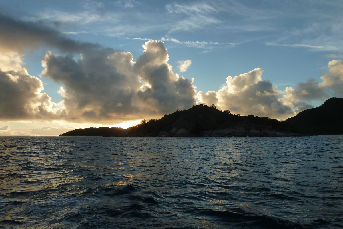 Picture Seychelles Praslin 2011-10 142 - City View Praslin