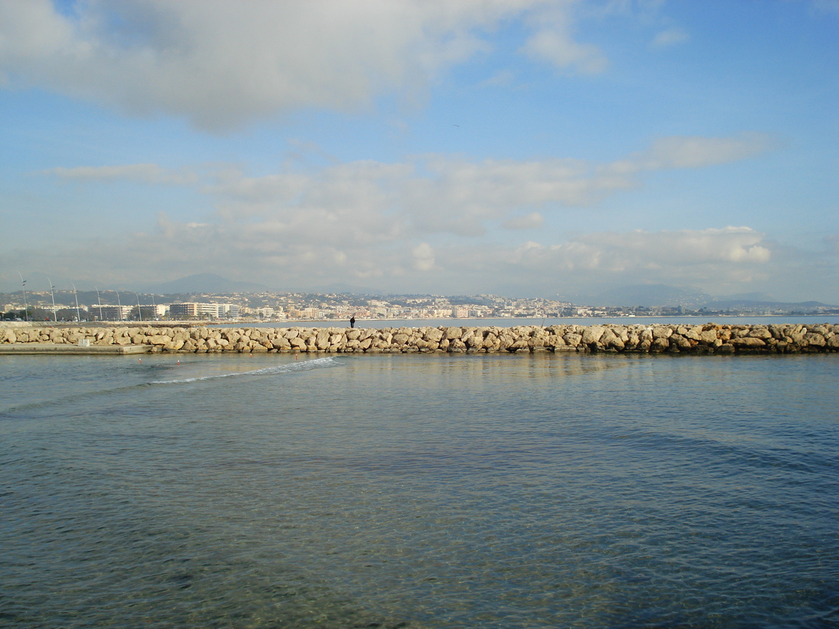 Picture France Villeneuve Loubet Villeneuve Loubet Beach 2007-01 29 - Waterfalls Villeneuve Loubet Beach