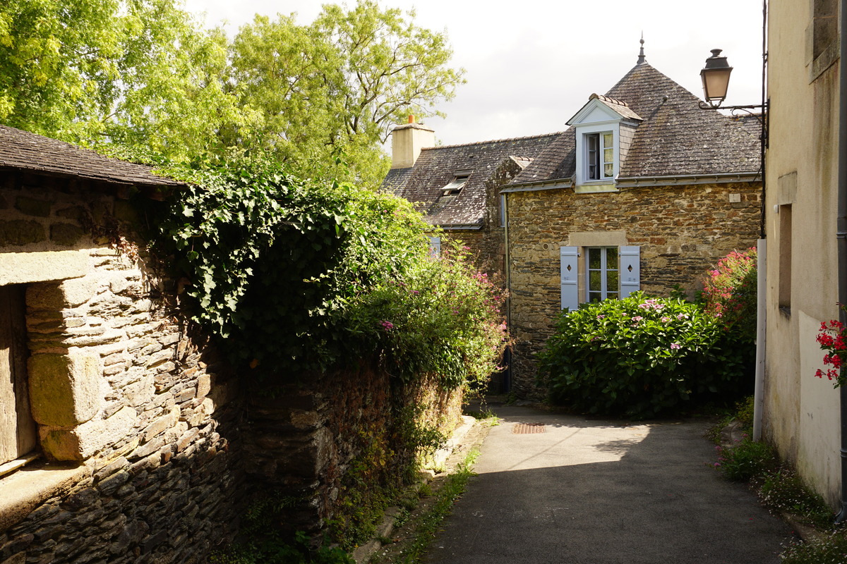 Picture France Rochefort-en-Terre 2017-08 62 - Hotel Pools Rochefort-en-Terre