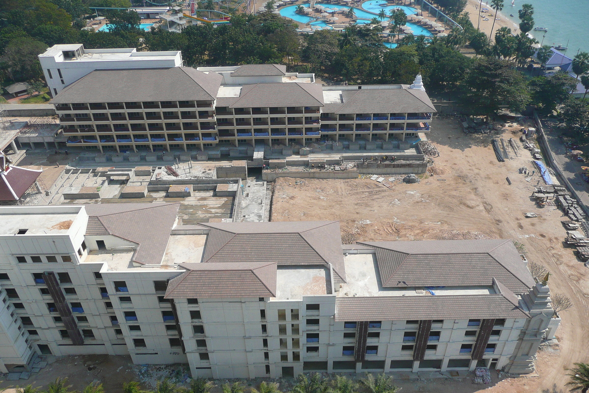 Picture Thailand Pattaya iBeach Resort iBeach Room and Pool Building 2009-01 6 - French Restaurant iBeach Room and Pool Building