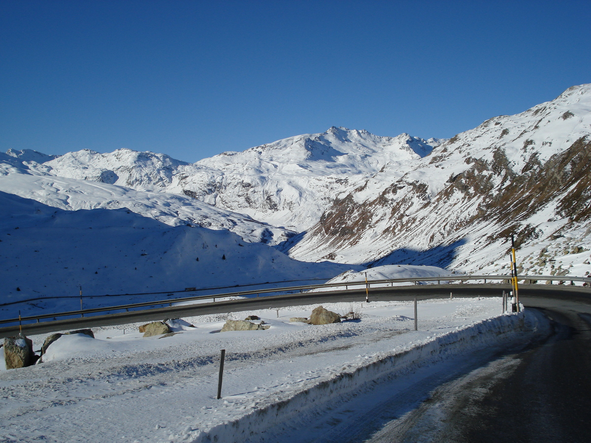 Picture Swiss Chur to St Moritz Road 2007-01 22 - French Restaurant Chur to St Moritz Road