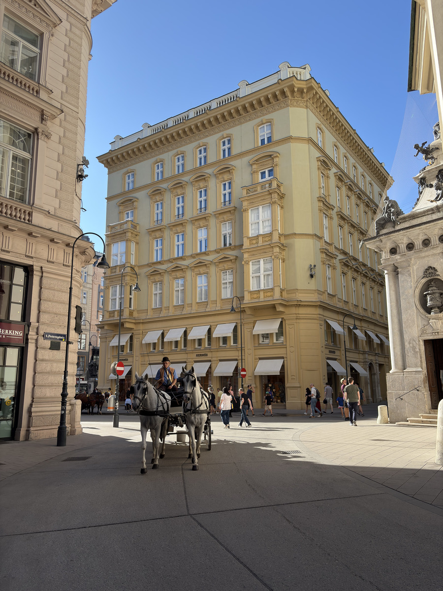 Picture Austria Vienna 2025-09 120 - Savings Vienna