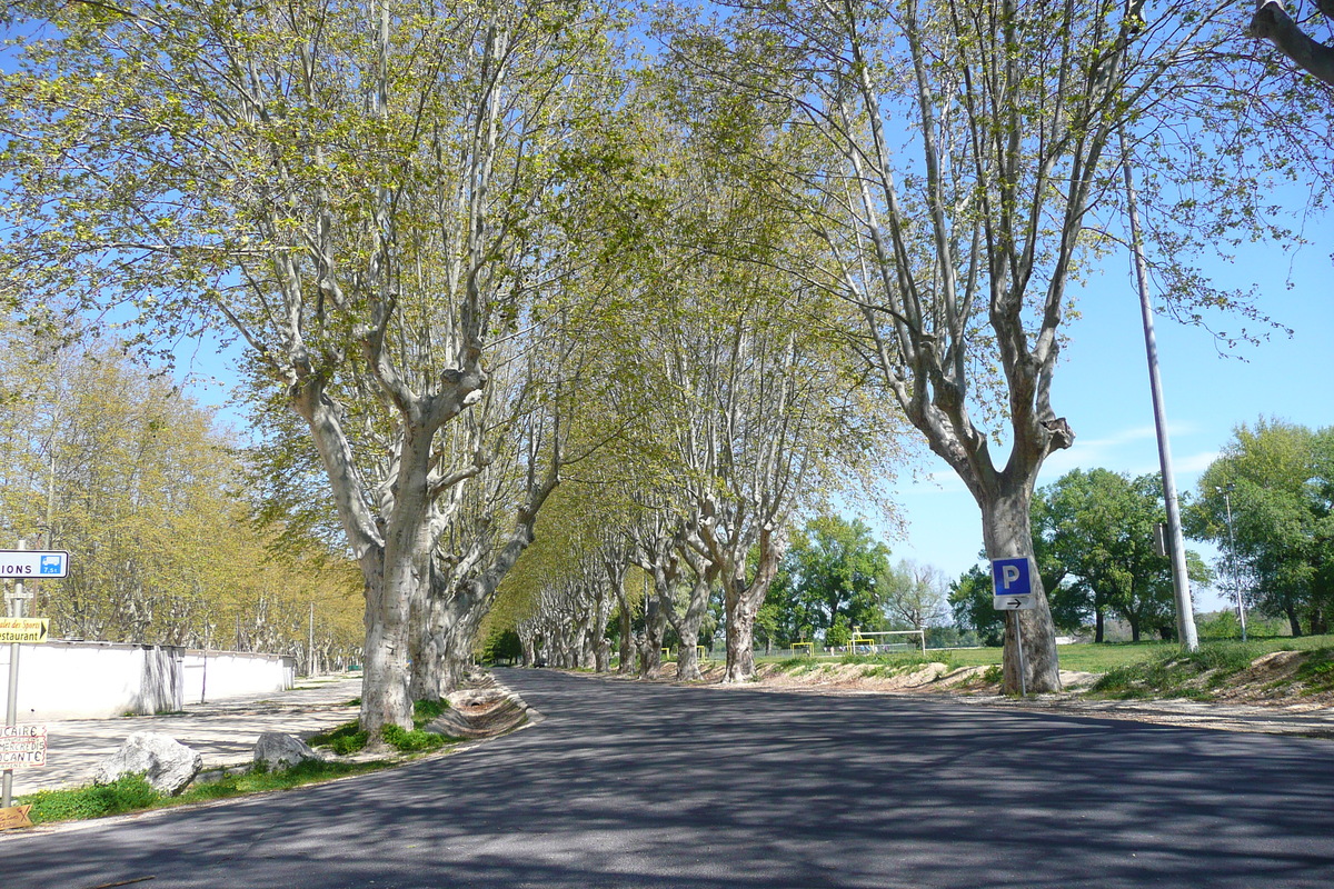 Picture France Beaucaire 2008-04 28 - Street Beaucaire