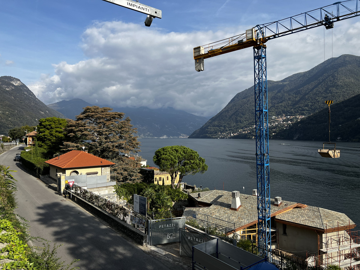 Picture Italy Lago di Como 2023-10 4 - Streets Lago di Como