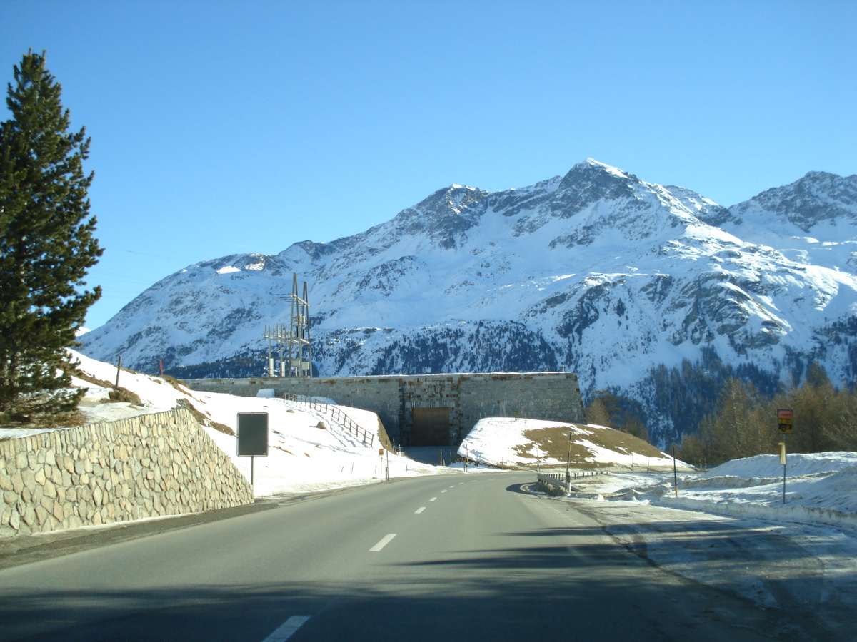 Picture Swiss Chur to St Moritz Road 2007-01 47 - Restaurant Chur to St Moritz Road