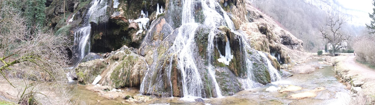 Picture France Baume les Messieurs 2012-02 65 - Waterfall Baume les Messieurs