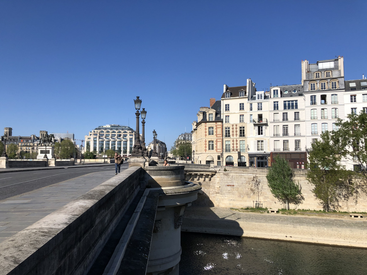 Picture France Paris lockdown 2020-04 121 - Walking Street Paris lockdown